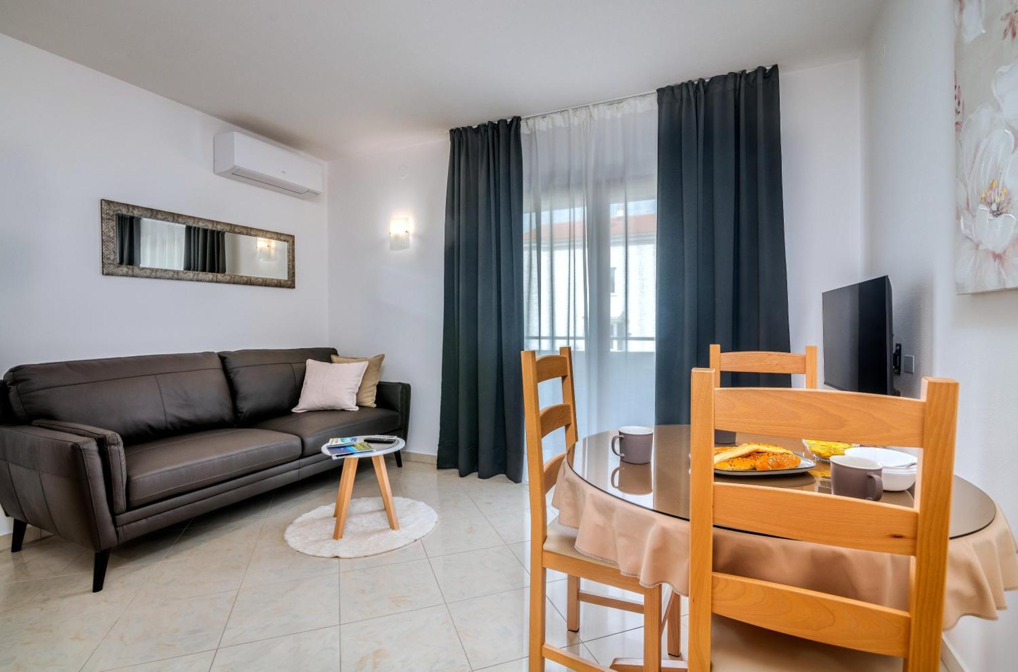 Apartments Kvarner Малинска Экстерьер фото