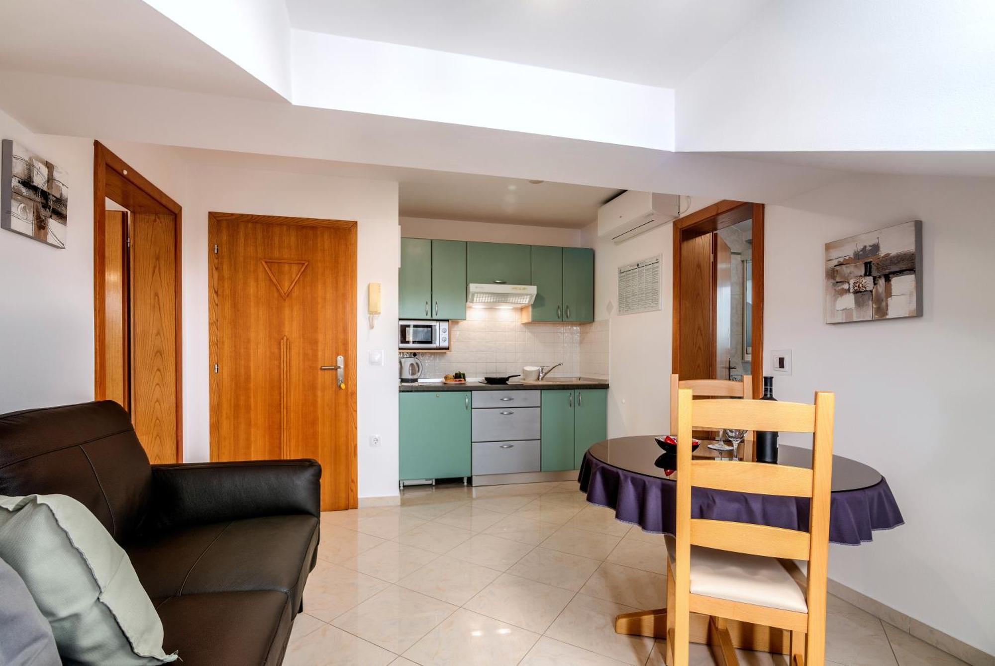 Apartments Kvarner Малинска Экстерьер фото